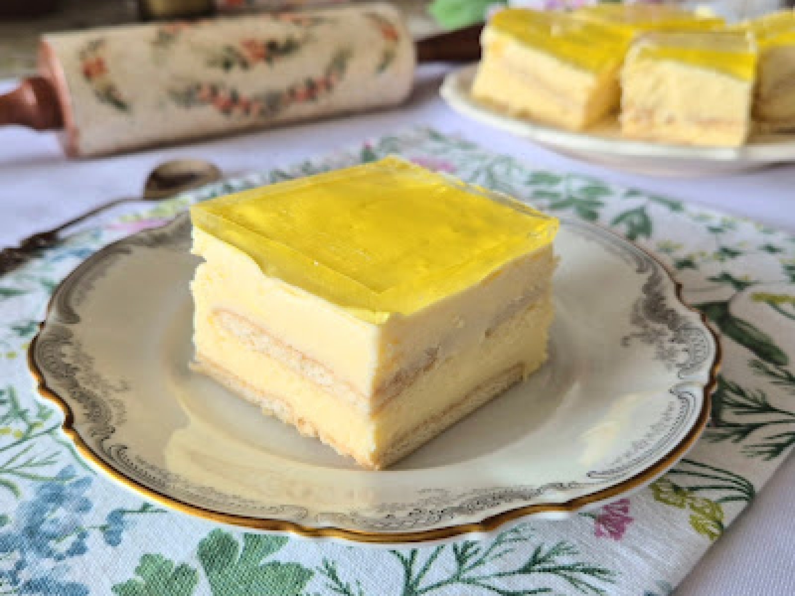 Sernik gotowany cytrynowy