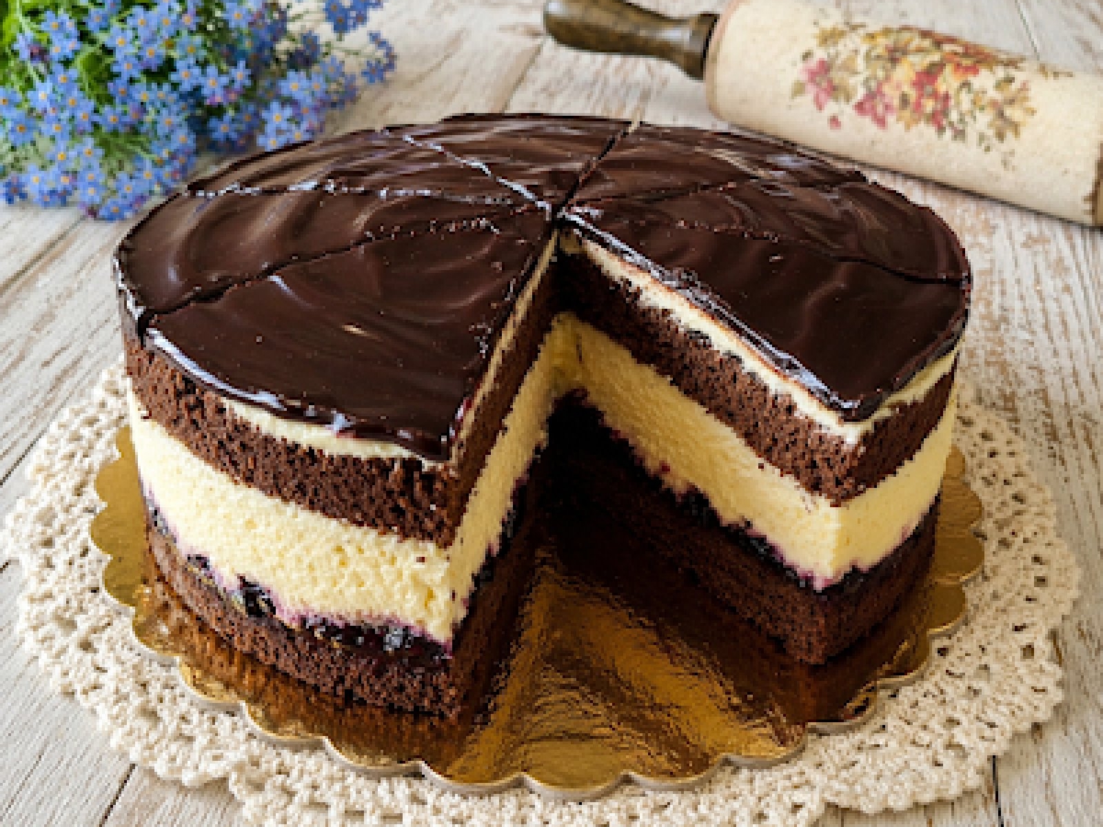 Szykowny torcik czekoladowy