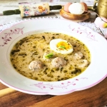 Barszcz biały na golonce