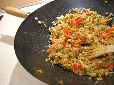 Orientalny ryż z kurczakiem