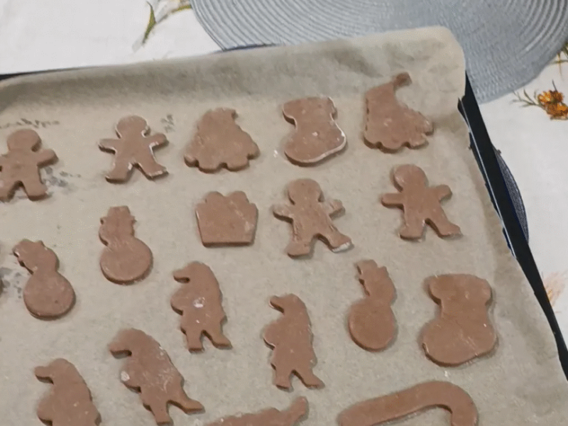 Puszyste pierniczki z polewą czekoladową: