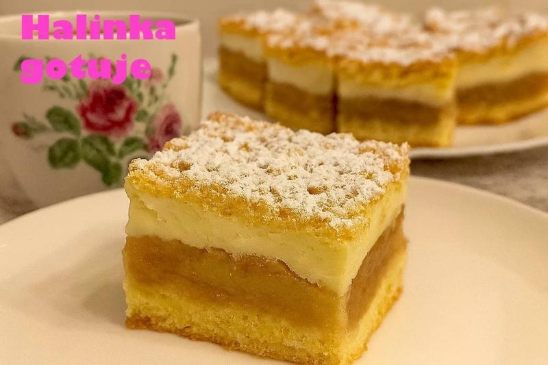 Szarlotka z budyniem na dużą blaszkę – przepis na domowe ciasto z jabłkami