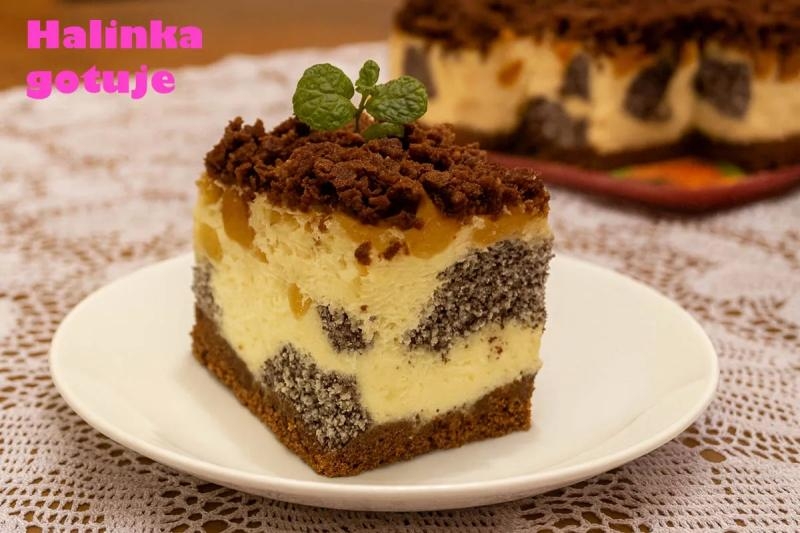 Sernik łaciaty z brzoskwiniami i makiem – wysoki, wilgotny i wyjątkowo domowy