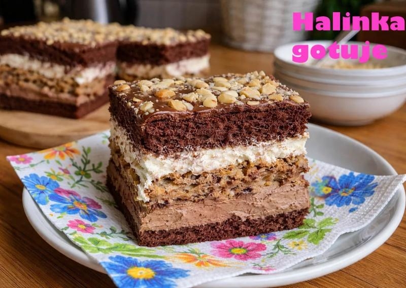 Ciasto Knoppers – warstwowy przekładaniec z kremem i wafelkami