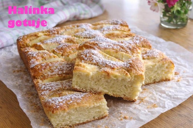 Ciasto jogurtowe z jabłkami na dużą blaszkę