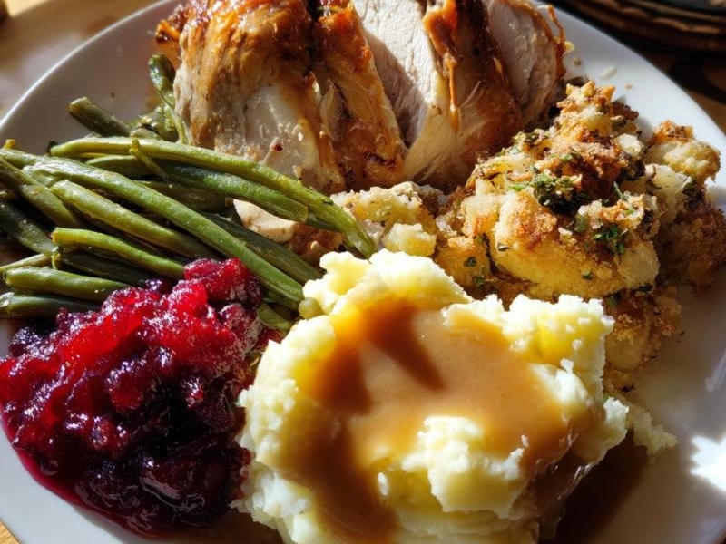 Thanksgiving Essentials: 7 Must-Haves for a Cherished Meal