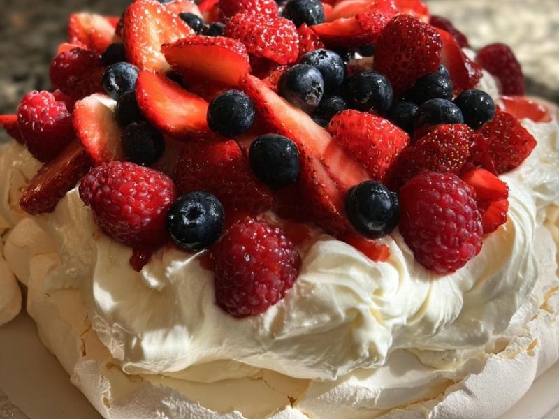 New Years Pavlova: 7 Reasons You’ll Adore This Delight