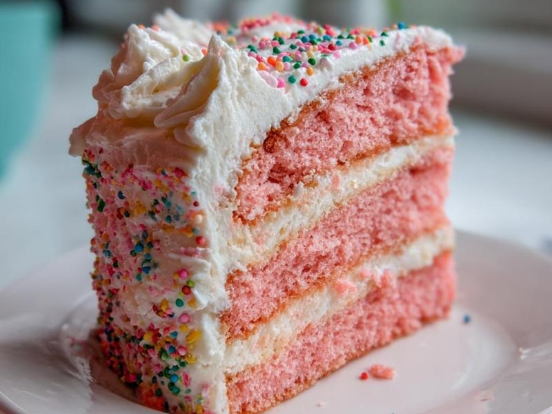 Pink Christmas Cake: 5 Reasons to Bake This Festive Treat