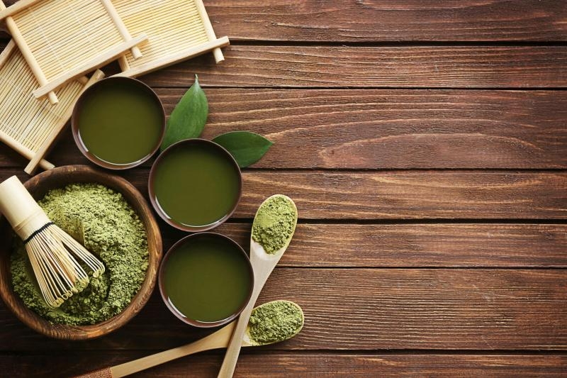 Hojicha vs Matcha – Co wybrać? Porównanie herbat i ich właściwości