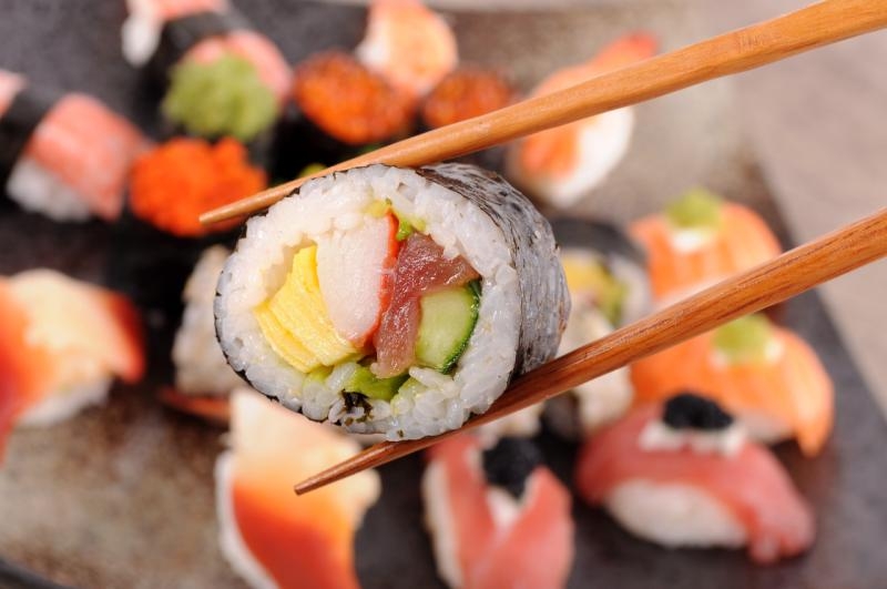 Zestawy sushi – wygodny sposób na różnorodny posiłek