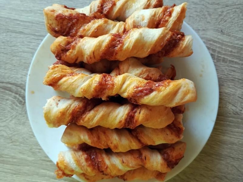 Paluchy Pizzowe z ciasta na burgery