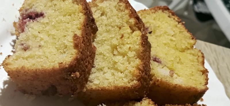 Ciasto Kokosowe z Malinami i Cytryną