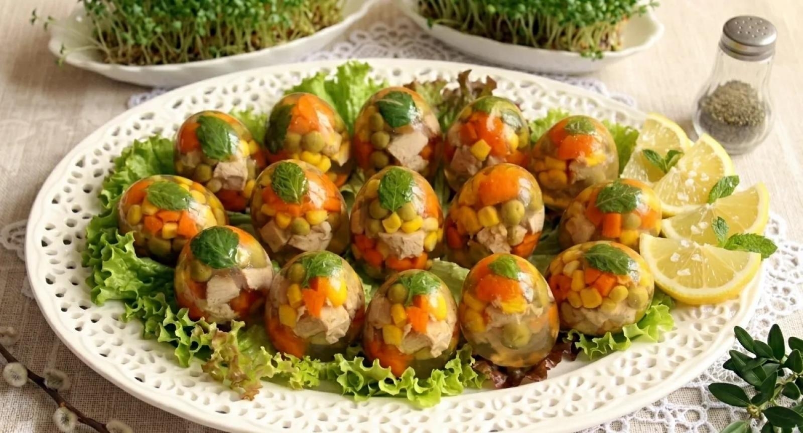 Galaretka wielkanocna w kształcie jajek – jak zrobić galaretkę w skorupkach jaj