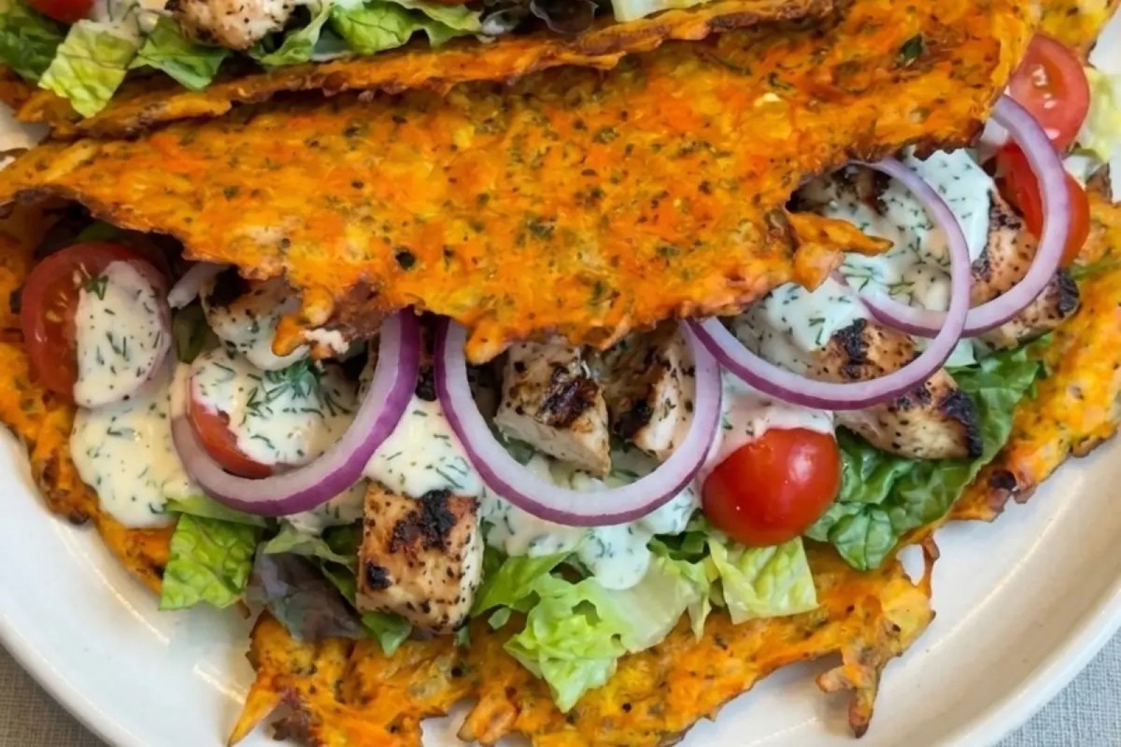 Keto wrap z marchewki i sera – warzywna tortilla z piekarnika