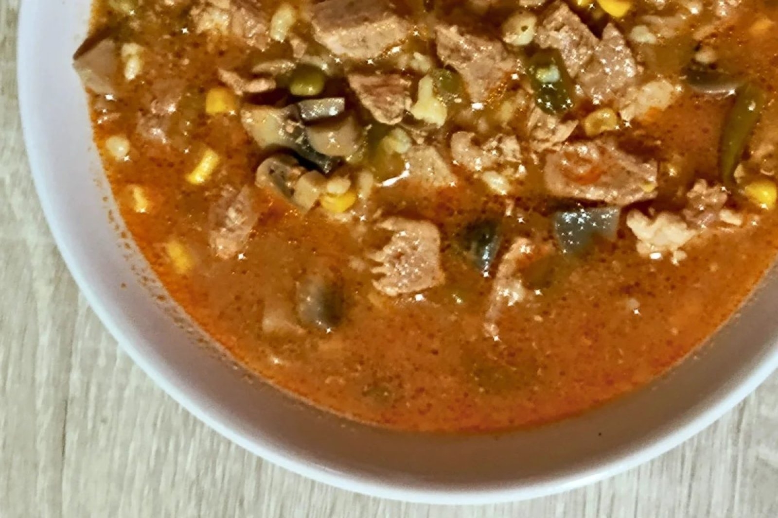 Zupa strogonow z szynki wieprzowej bez śmietany i mąki.