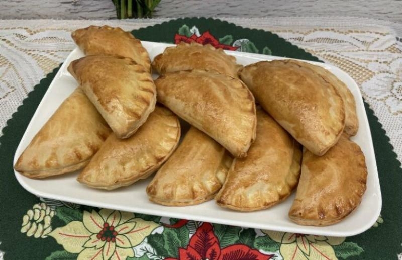 Wigilijne pierogi pieczone do barszczu