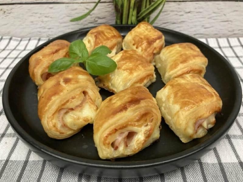 Błyskawiczna przekąska z ciasta francuskiego