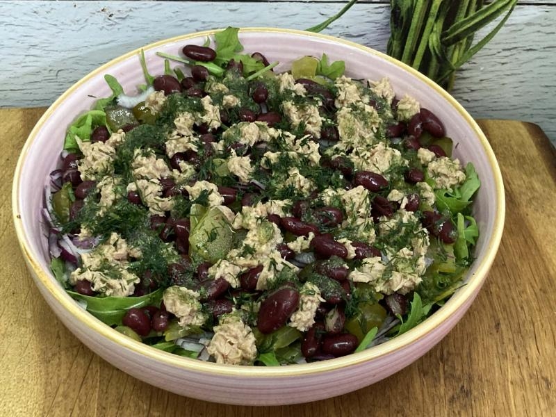 Szybka sałatka z tuńczykiem