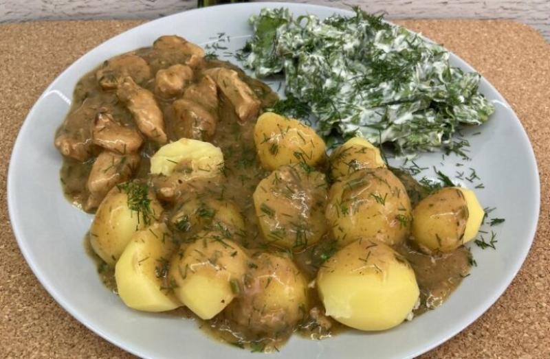 Kurczak w sosie koperkowym