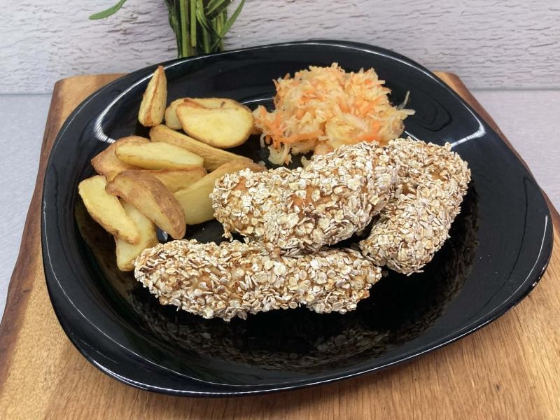 Stripsy z kurczaka w płatkach owsianych