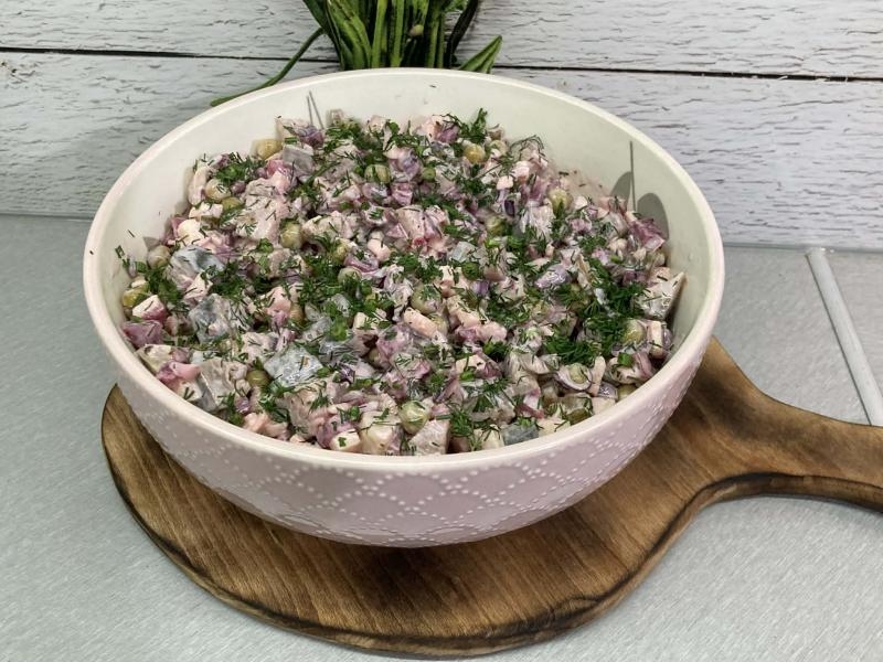 Sałatka śledziowa z buraczkami i jabłkiem