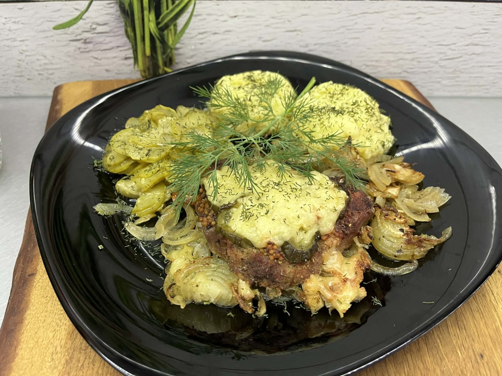 Karczek pieczony pod serową pierzynką