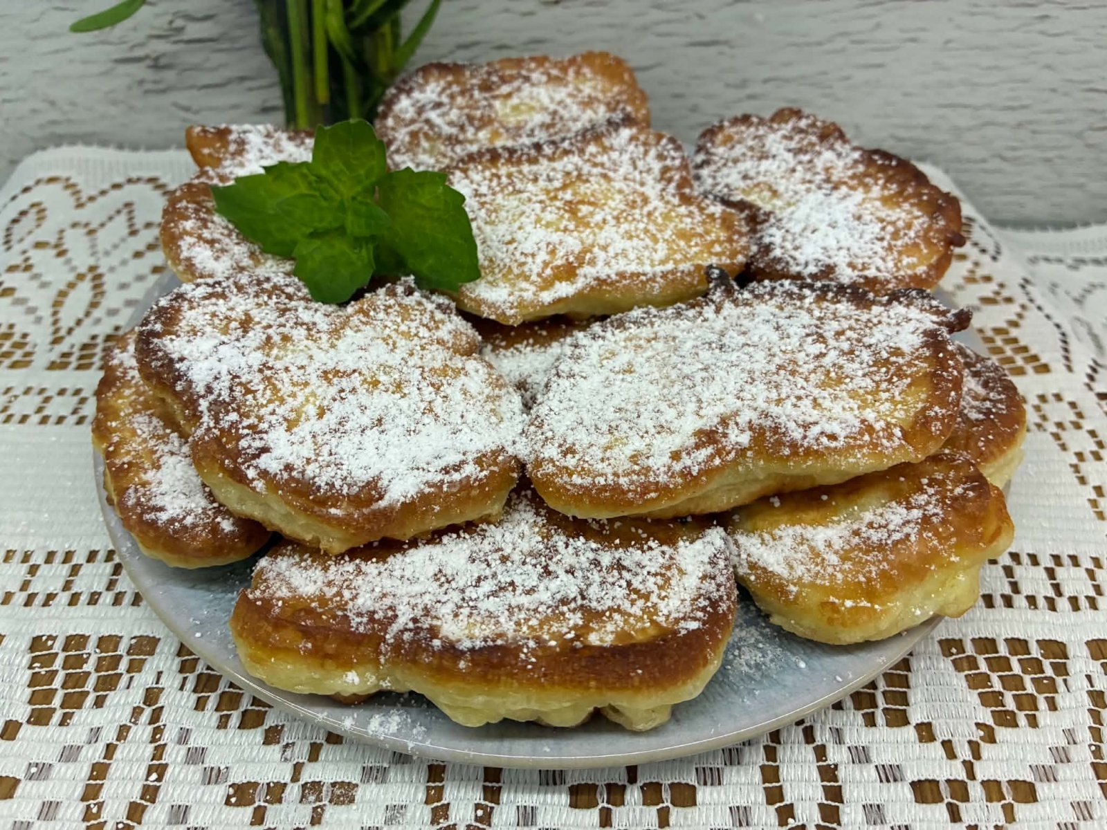 Puszyste i błyskawiczne placuszki z jabłkami