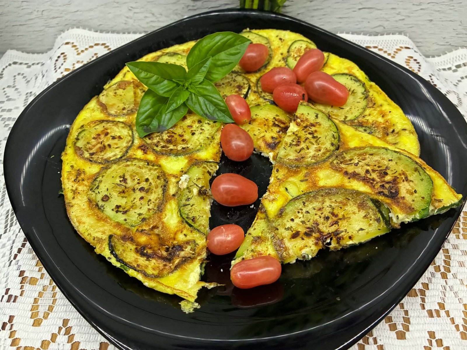 Omlet z cukinią i fetą