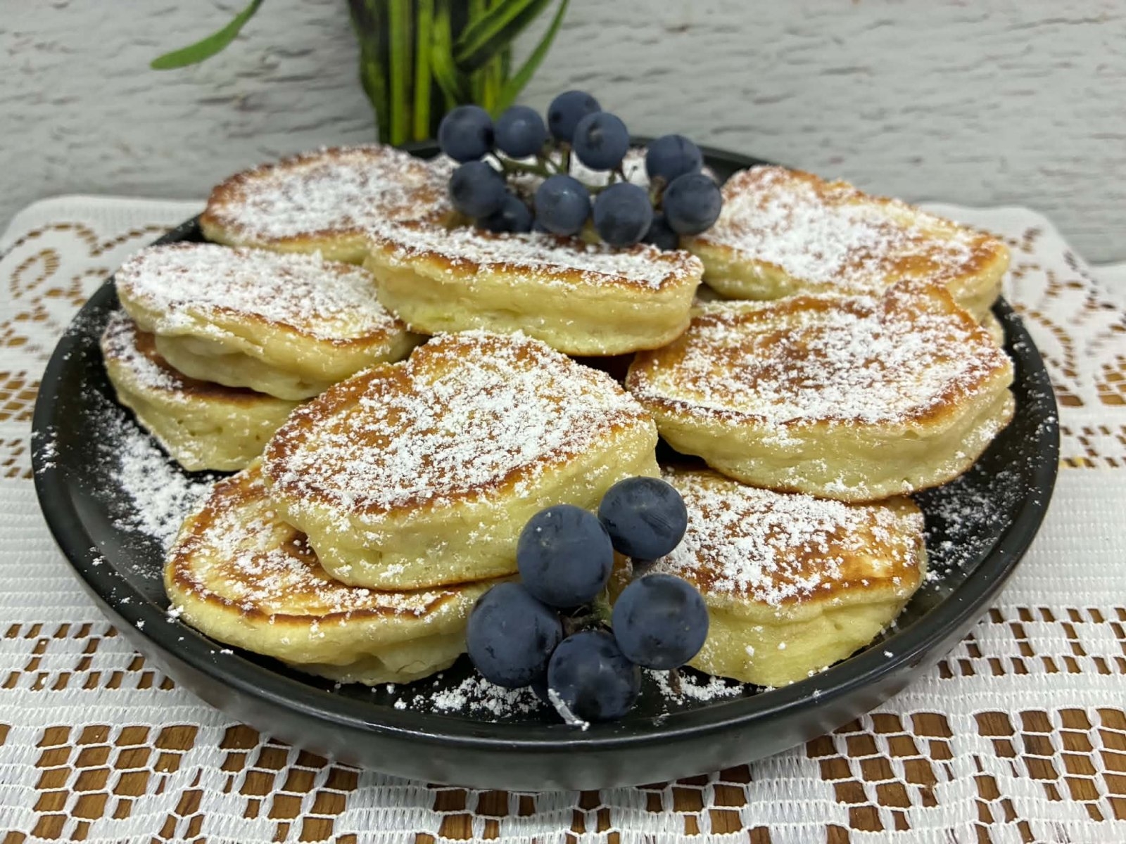 Błyskawiczne placki bananowe na kefirze – puszyste jak chmurka!