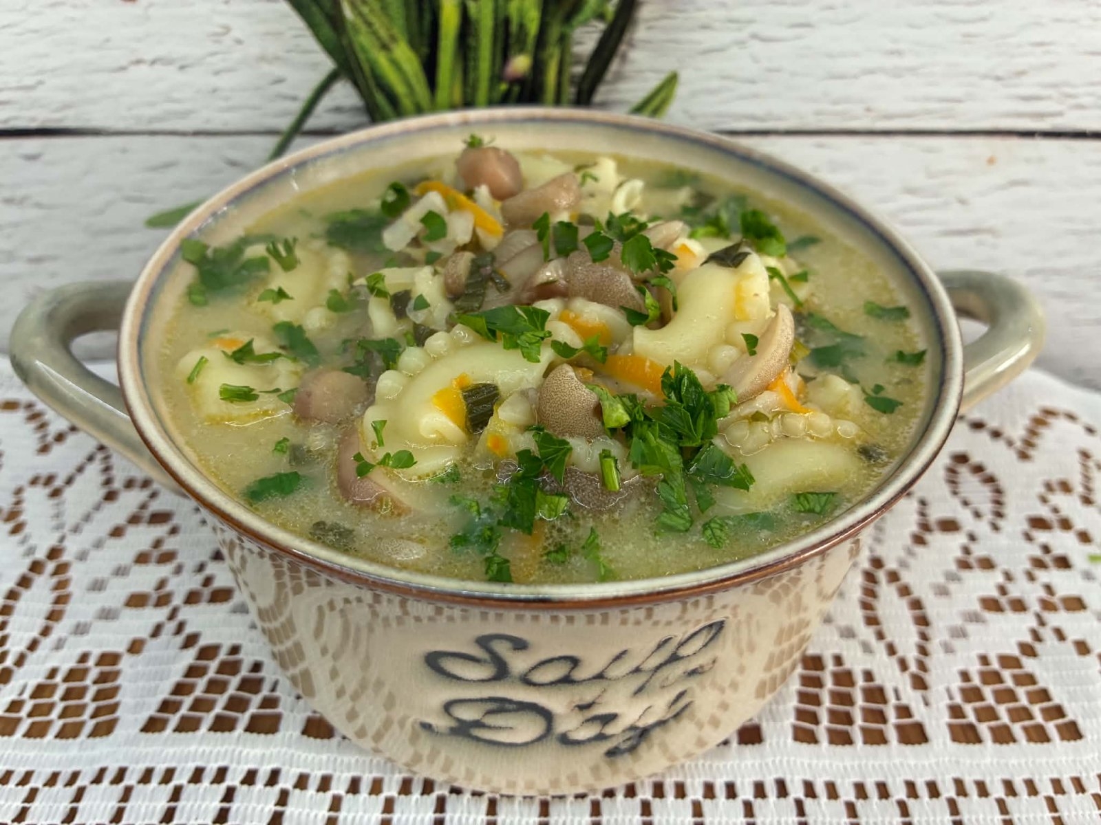 Zupa z maślaków z makaronem