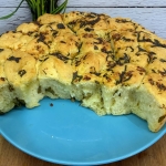 Chlebek rwany z pesto...
