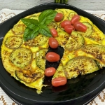 Omlet z cukinią i fetą