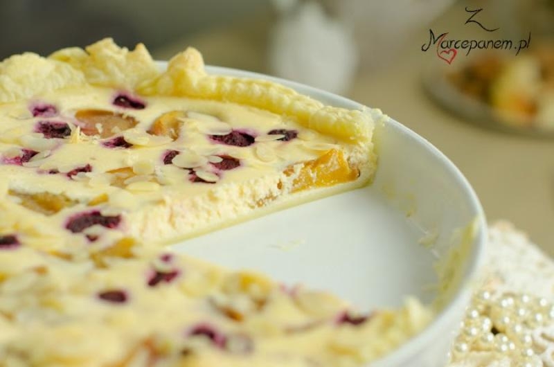 TARTA SEROWA Z ŻURAWINĄ