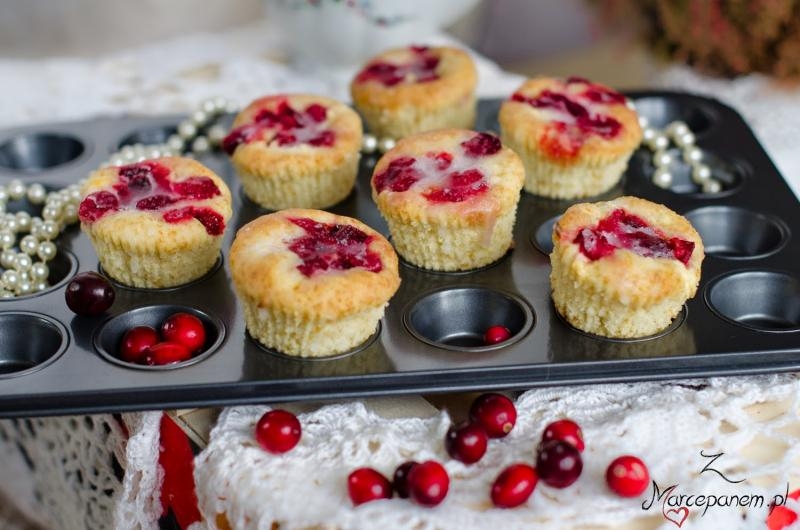 MUFFINKI ŻURAWINĄ