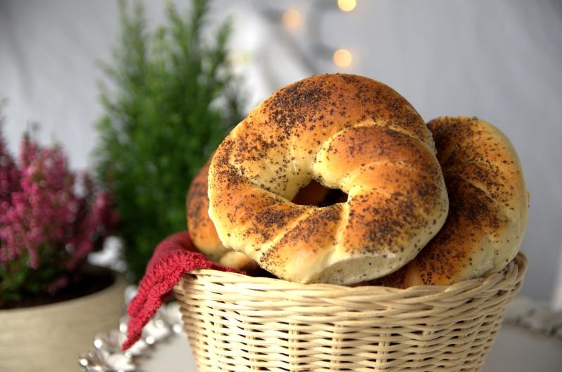 PUSZYSTE BAJGLE Z MAKIEM