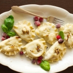 PIEROGI Z BOCZNIAKAMI I...