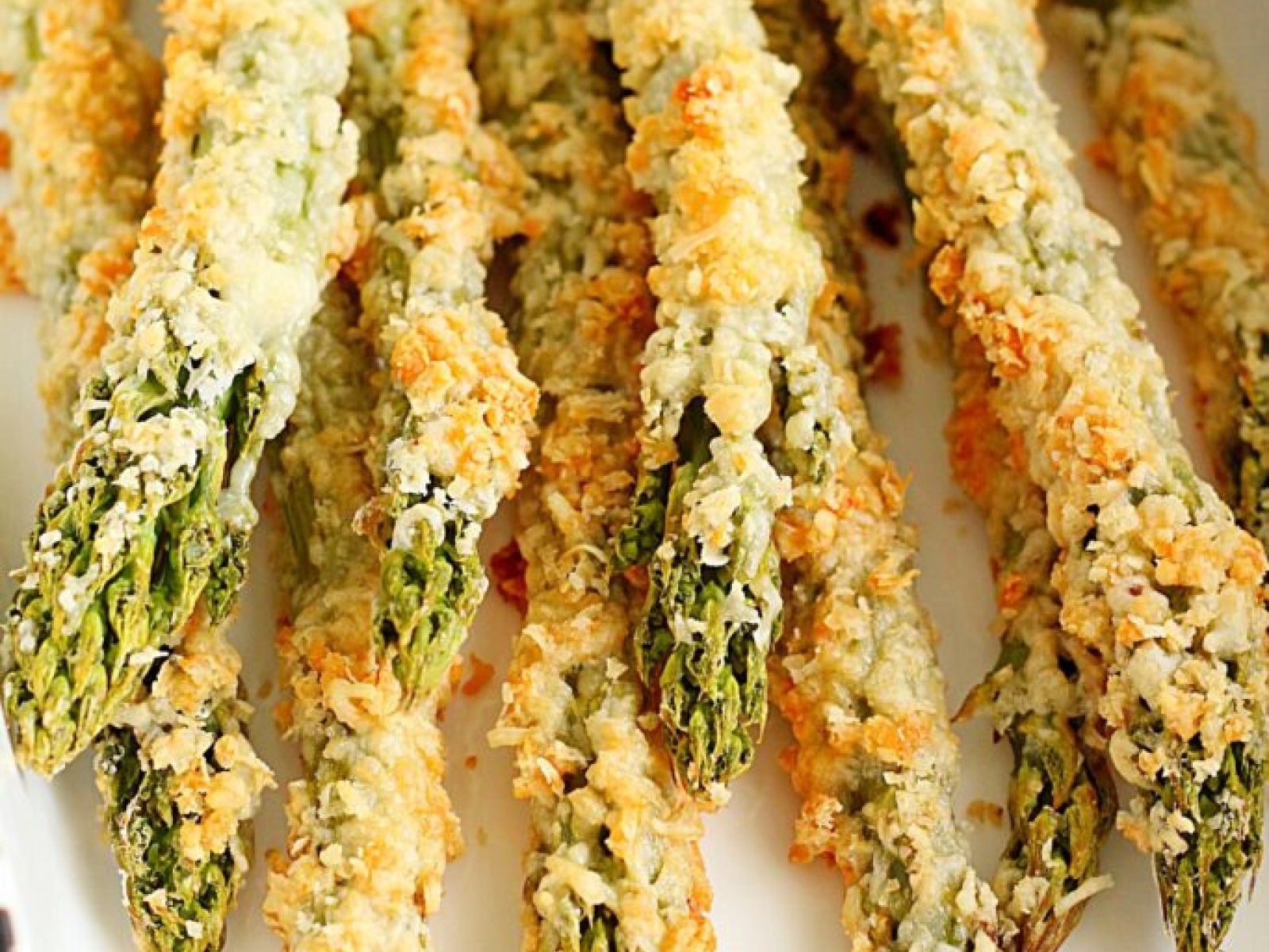 Szparagi pieczone w panierce panko z parmezanem