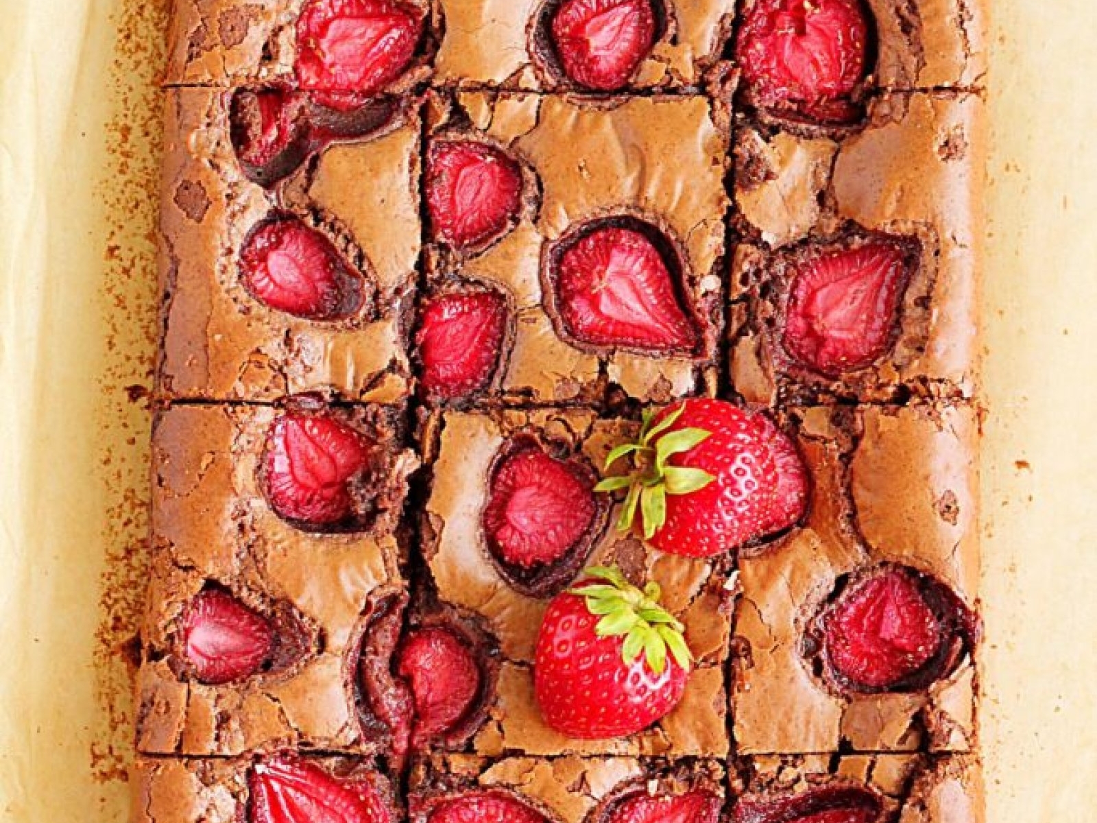 Brownie z truskawkami
