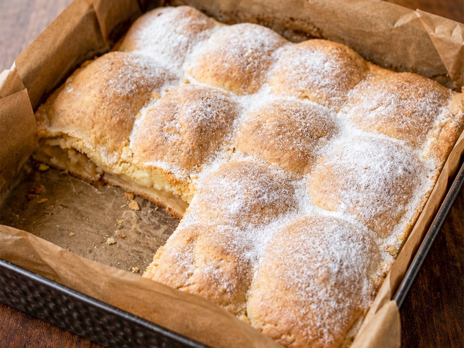 Ciasto z połówkami jabłek
