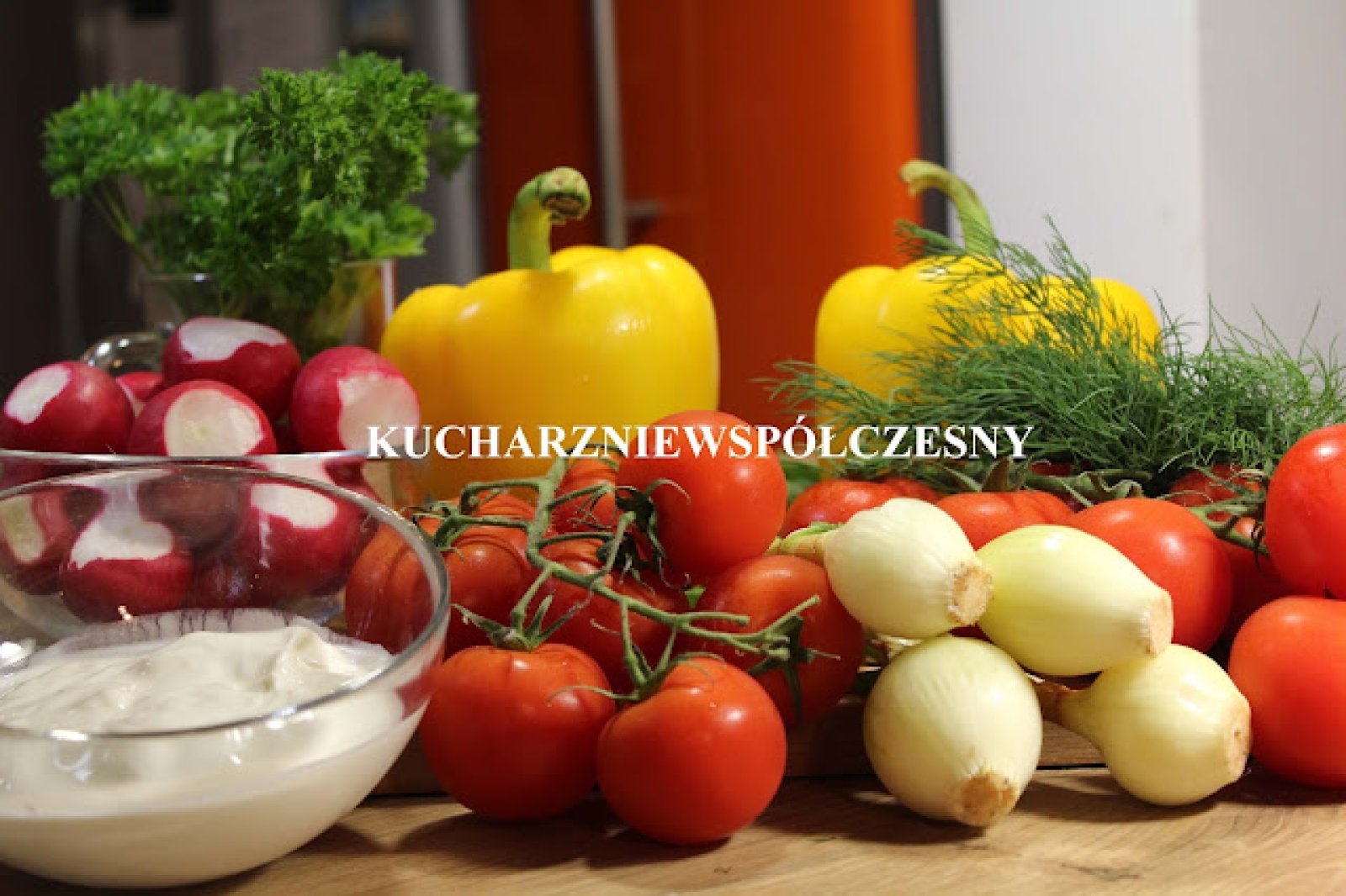 Sałatka z pomidorów, papryki i rzodkiewek