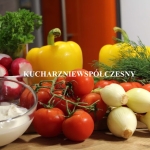 Sałatka z pomidorów,...