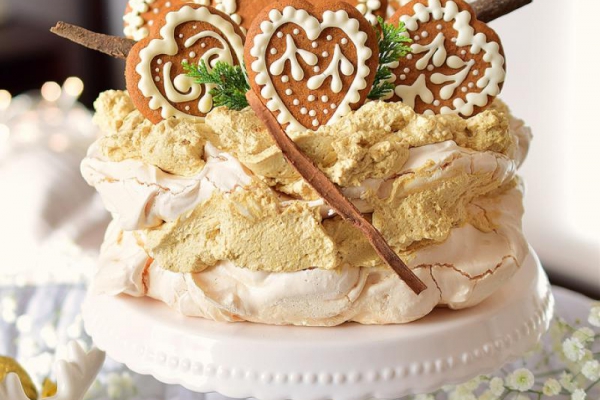 Tort bezowy z kremem speculoos