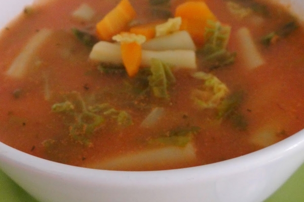 Zupa z kapusty włoskiej i żółtej fasolki szparagowej