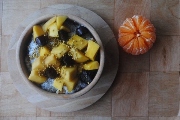 834. Waniliowo- pomarańczowy pudding chia z mango
